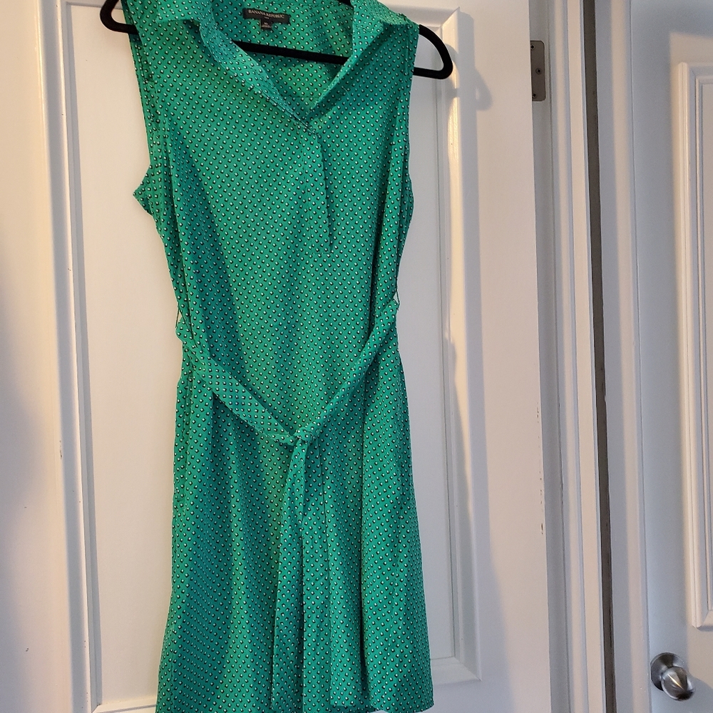 Banana Republic dress in beautiful green.  Size 10. NWOT.